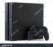 a vendre playstation 4 + 2manettes
