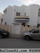 Villa  à vendre  a Ennasr 1 derrière HOTEL Samar Ons  libre de suite Titre bleu