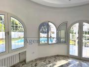 A Louer une villa s+5 avec piscine , jardin et garage A Gammarth