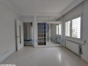 A louer une villa s+5 avec jardin et un garage Au Lac  .