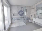 A louer une villa s+6 sur trois niveaux avec deux piscine A Gammarth.