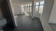 Appartement S+2 a partagé avec un chirurgien dentiste avec salle d'attente commune