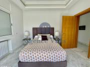 A louer une villa s+5 avec jardin et piscine A La soukra