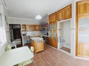 A louer un étage de villa s+3 Avec terrasse et abri de voiture A Gammarth