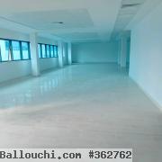 Bureau HS 650 m² en open space à Montplaisir