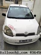 A vendre toyota yaris année 2000 2 portes
