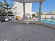 Une belle villa avec piscine à vendre à chott mariem