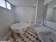 PENTHOUSE MOUNA  V2610  PROCHE DE LA MER