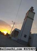 : beni khalled-bir dressen 8000m² sur le goudrone devant la mosquée