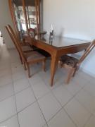 Table + 6 chaises et une argentiéllere