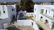 Villa toute neuve S+4 avec piscine à vendre à Hammamet Sud 51355351