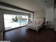 Villa de maître S+4 vide ou meublée à La Soukra ZVL0698