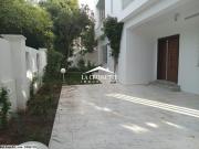 Villa S+5 à La Marsa ZVL1631