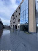 À LOUER OU À VENDRE : Un bâtiment situé au LAC 3