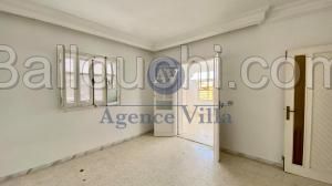 A louer un deuxieme étage de villa s+3 a cité erriadh la marsa avec entrée indépendante