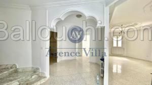 A louer une villa s+5 A la Marsa