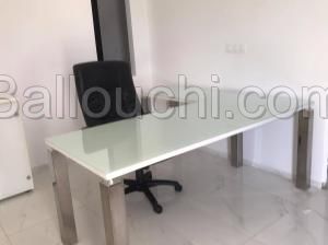 A VENDRE MOBILIER DE BUREAU EN TRES BON ETAT