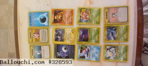 lot de 130 cartes pokemon