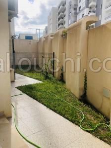 A vendre appartement S+4 au rdc situé a ennaser 2