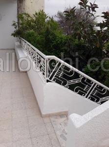A louer, un étage de villa spacieux 140 m², s+3 destiné pour usage bureautique, situé à Avenue kheireddine pacha, Belvédère.