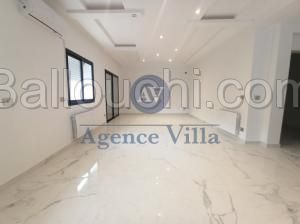 A Louer une villa sur deux niveau S+4 avec Jardin et abri de voiture A l'aouina