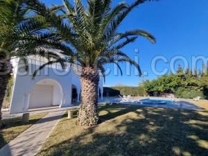 Villa VERDOYANTE (Réf: V2490)
