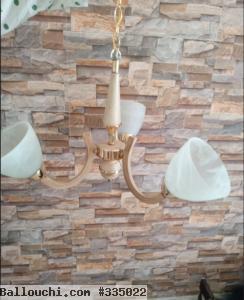 Lustre en très bon état