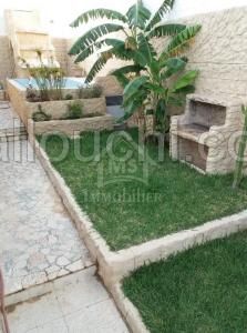 à vendre une maison S+4 à HAMMAMET CENTRE 51333131