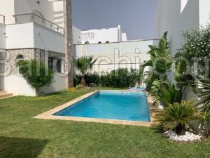 Villa MAURANO(Réf: L2546)