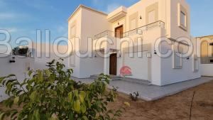 VENTE BELLE VILLA NEUVE À HOUMT SOUK - RÉF V566
