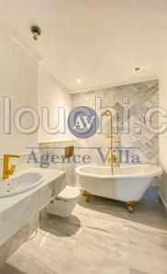 A louer un rez de chaussé de villa s+4 jamais habité avec piscine et entrée indépendante a la soukra