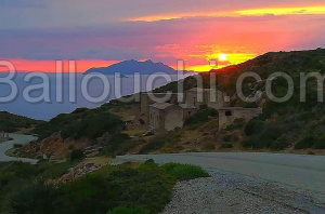 Terrain de 300m² ds cartier urbaine a el haouaria