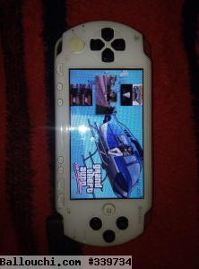 PSP patché avec 2 carte memoire 16gb et 4gb