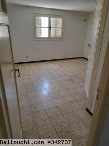 Appartement au rez de chaussée de 3 pièces à l'ariana superieur