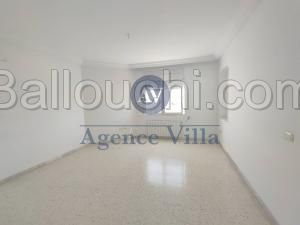 A louer: Villa en S+3 plus chambre de service à La Marsa