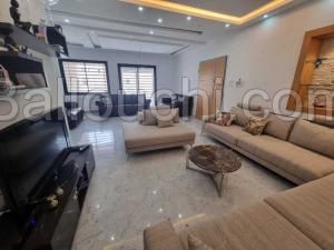 Appartement MAURANO(Réf: L2673)