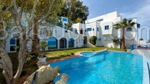 Villa LUXUEUSE(Réf: L2388)