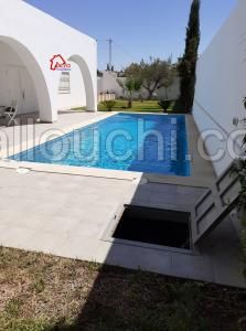Hammamet sud , villa avec piscine sur 710m² a 560mdt