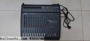table amplifié yamaha 12 pistes + 4 baffles peavy non amplifiés d'origine, importé de france ,tél: 98831156