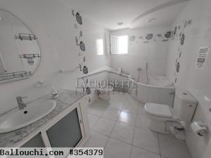 Une villa h+8 au Lac2 à usage bureautique , référence Mvl0682