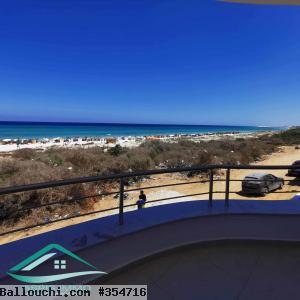 VT748 Appartement Pieds dans l’eau à plage Ezzahra Hammam Ghzeez