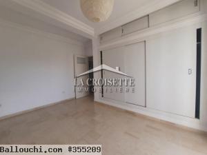Une villa en s+4 à la Marsa Corniche , référence Mvl1204