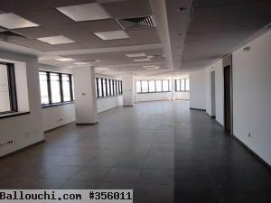 Spacieux bureau984 m² en open space au Lac 3