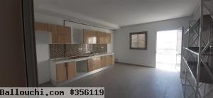 un volumineux appartement sans meubles a louer a khzema Est