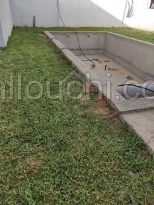 Villa inachevée avec jardin et piscine à vendre 51355351