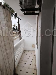 Maison avec garage, un appartement et 2 studios à vendre