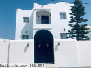 À vendre une magnifique villa S+3 avec piscine situé à midoune Djerba