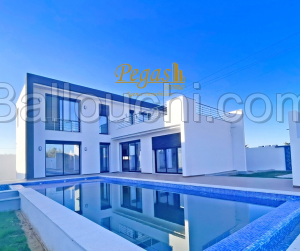 À vendre villa haut standing avec piscine situé à Temlel midoune Djerba