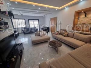 Appartement MAURANO(Réf: L2673)