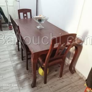 Table avec 6chaise en bois
